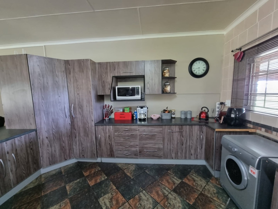 To Let 2 Bedroom Property for Rent in Bethlehem Rural Free State